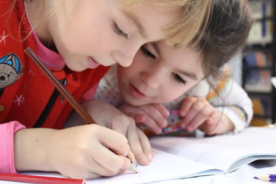 Nauka pisania dla dzieci: praktyczne wskazówki i metody